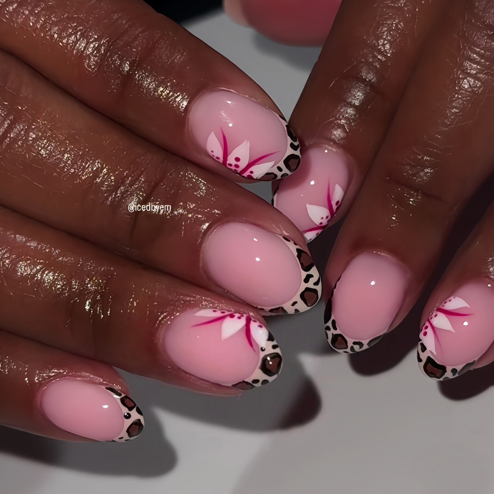 Korte lange nepnagels voor dam - Nail Art Aesthetic recensie en prijs